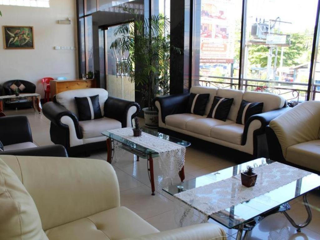 Hotel Dynasty Tarakan Esterno foto