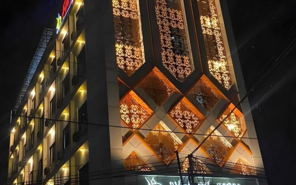 Hotel Dynasty Tarakan Esterno foto
