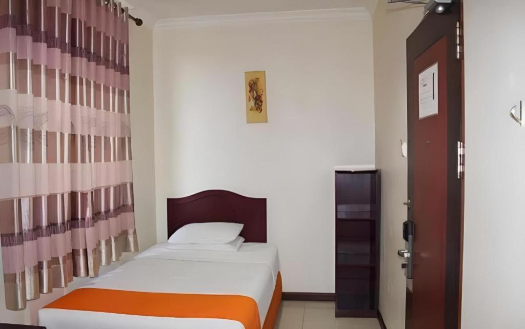 Hotel Dynasty Tarakan Esterno foto