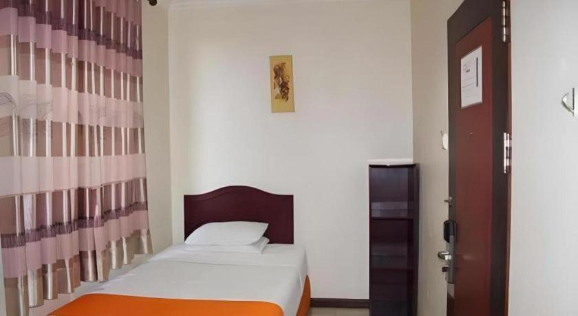 Hotel Dynasty Tarakan Esterno foto