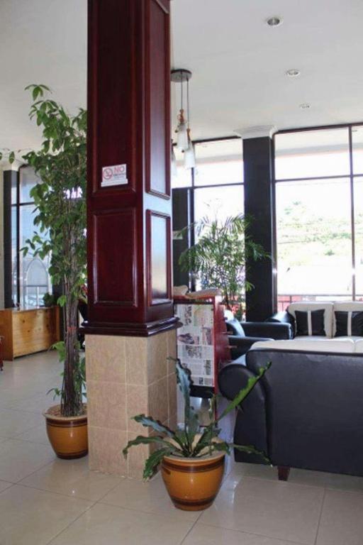 Hotel Dynasty Tarakan Esterno foto