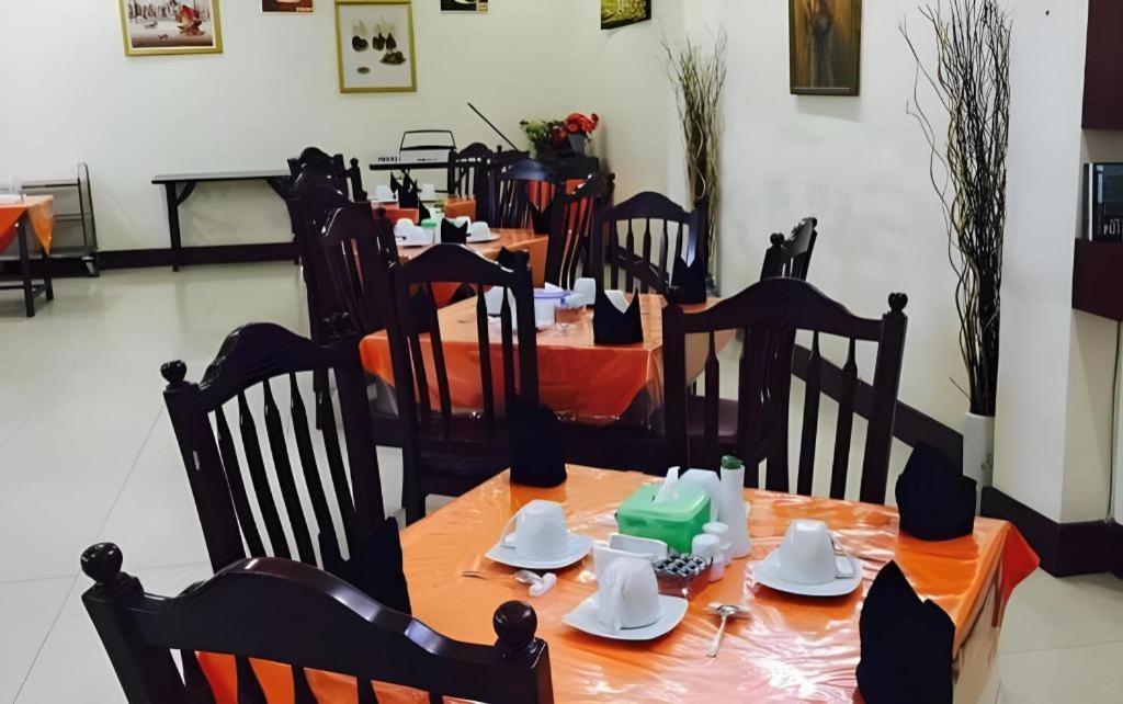 Hotel Dynasty Tarakan Esterno foto