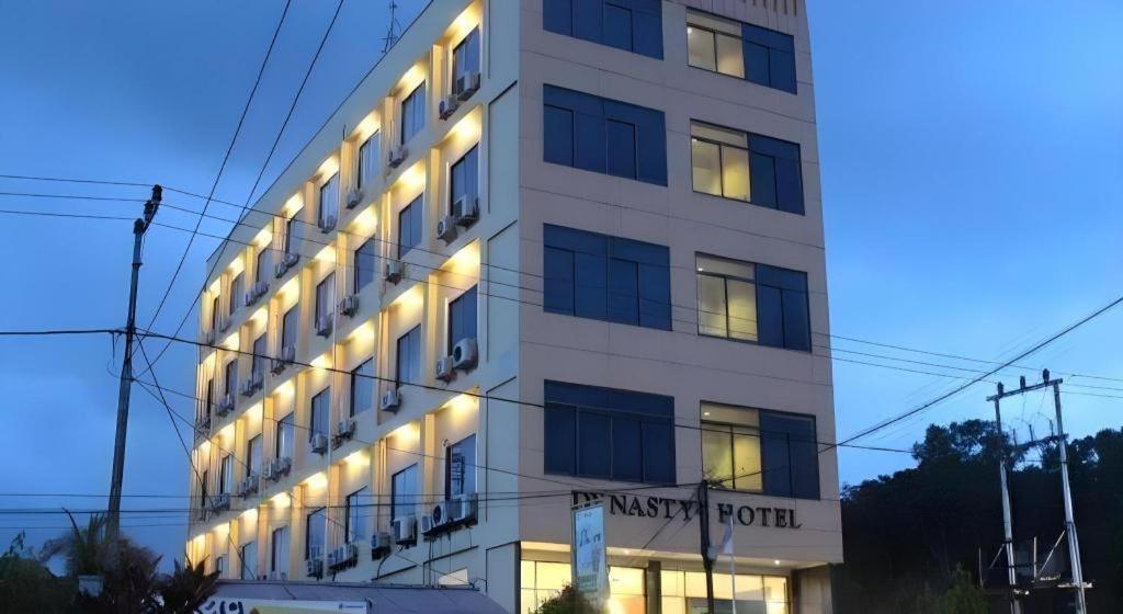 Hotel Dynasty Tarakan Esterno foto